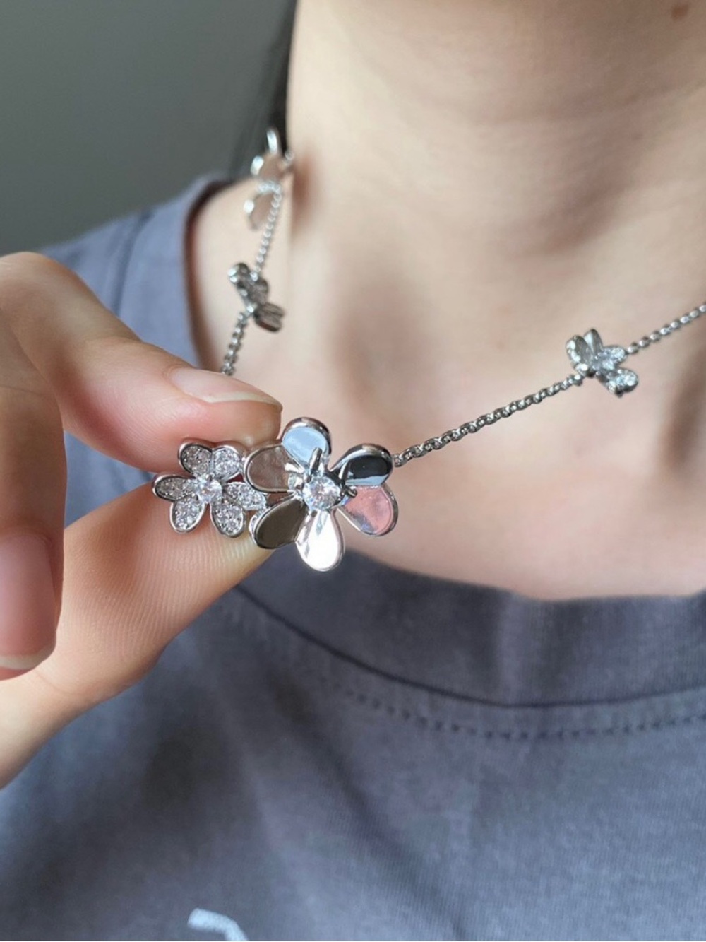 Silver Flower Pendant Necklace - Silver Floral Chain